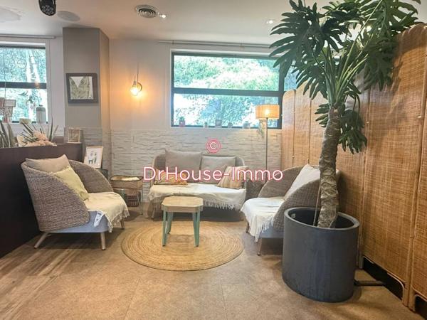 Commerce à vendre 3 pièces de 220 m²