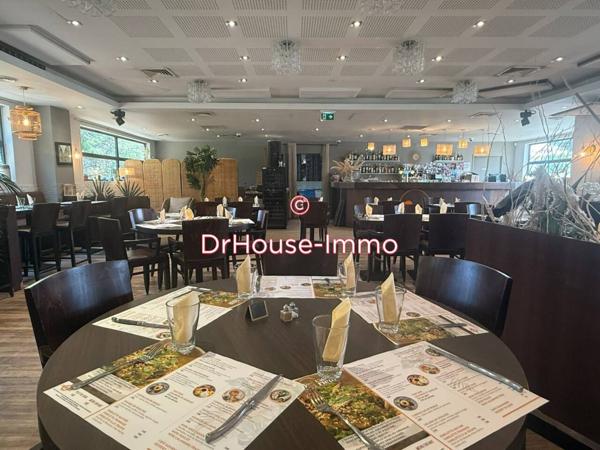 Commerce à vendre 3 pièces de 220 m²
