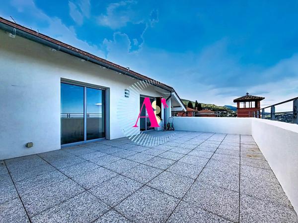 Grasse – Traverse du Prado | Duplex 4 pièces – Dernier étage – Terrasse 34 m² – Vue panoramique jusqu'à la mer
