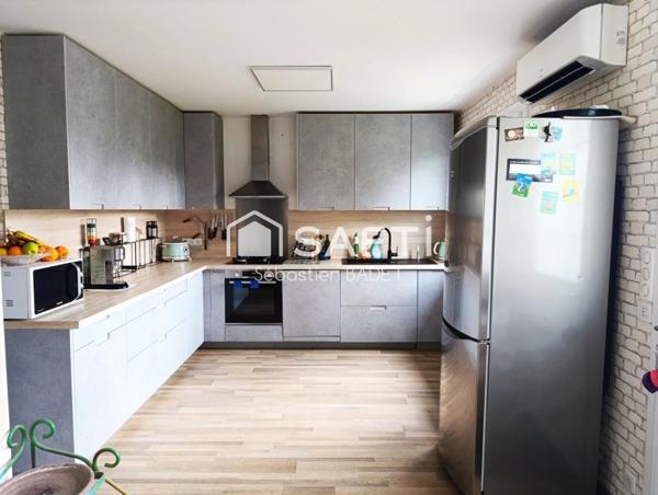 Maison  de 147m2 avec piscine et étang