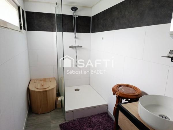 Maison  de 147m2 avec piscine et étang