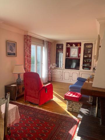 Maison LE MESNIL LE ROI - 5 pièce(s) - 3 chambres €830 000 ** - Référence 12741-cpy