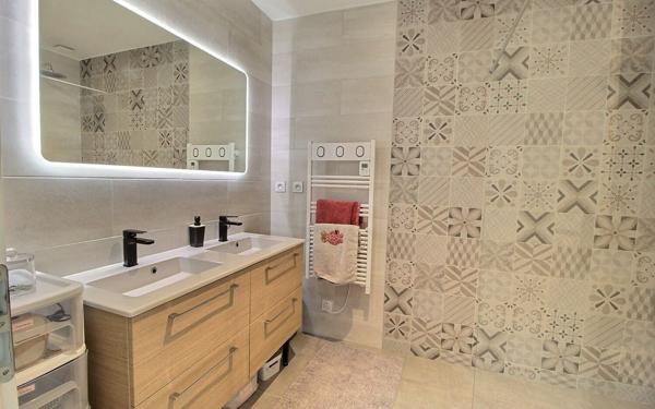 Maison à louer    5 pièces •  Douvaine