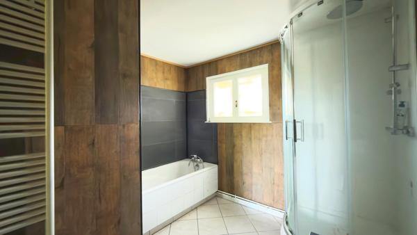 Villa de plain-pied individuelle vec grand terrain