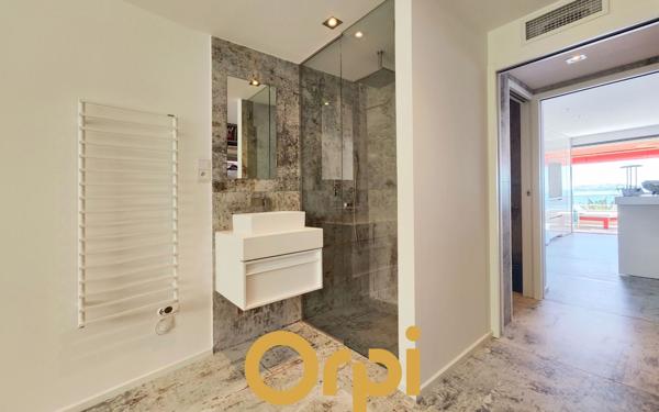 Appartement à vendre    3 pièces • 124 m2 Bandol