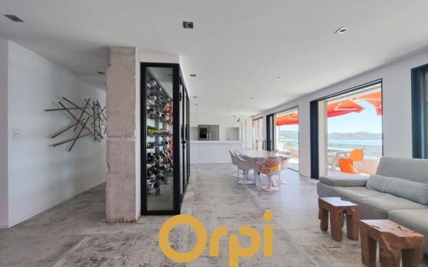 Appartement à vendre    3 pièces • 124 m2 Bandol