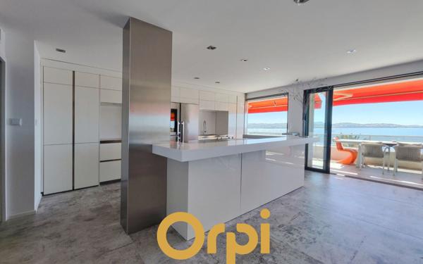 Appartement à vendre    3 pièces • 124 m2 Bandol