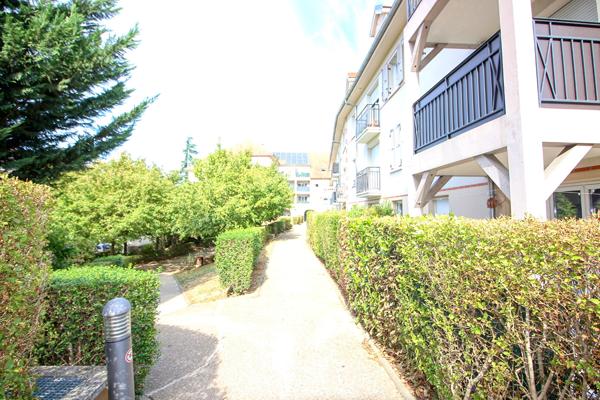 Appartement 2 pièces 40 m², terrasse, jardin et parking !