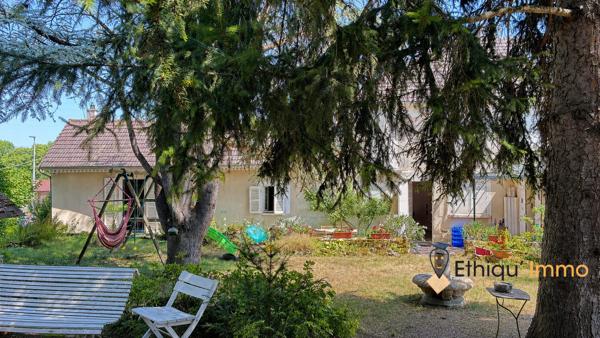 Belle maison bourgeoise avec terrain arboré 1205m2