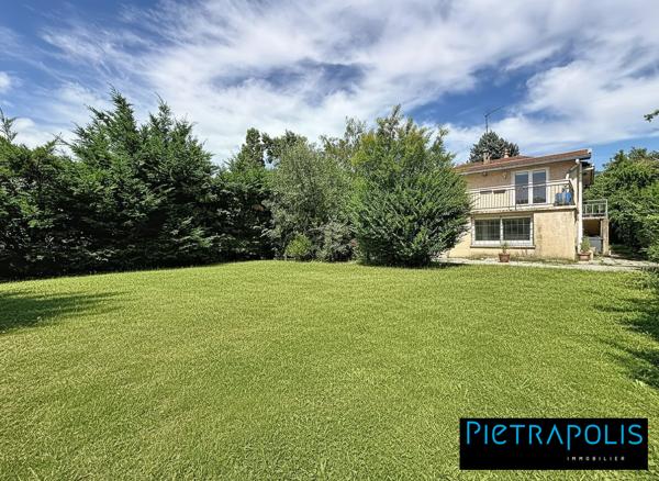 Maison familiale 6 pièces de 230 m² au sol, 99 m² carrez sur une parcelle de 520 m²