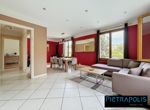 Maison familiale 6 pièces de 230 m² au sol, 99 m² carrez sur une parcelle de 520 m²