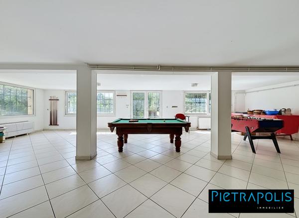 Maison familiale 6 pièces de 230 m² au sol, 99 m² carrez sur une parcelle de 520 m²