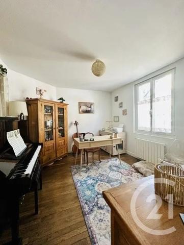 Maison à vendre  6 pièces - 106 m 2   MONTDIDIER  - 80