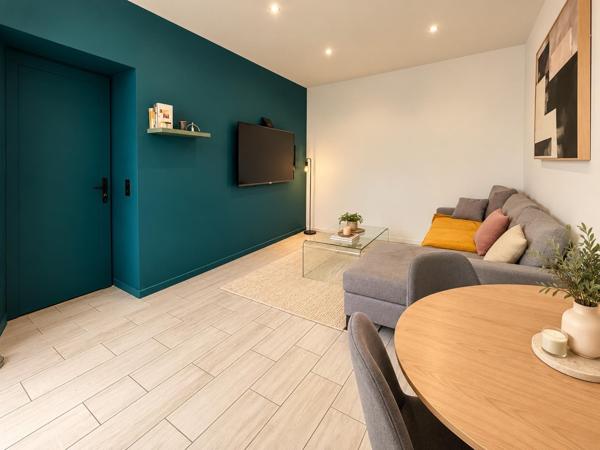 VIEUX-BASTIA – APPARTEMENT T3/T4 EN DUPLEX DE 70 m² ENTIÈREMENT RÉNOVÉ