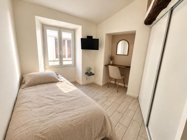 VIEUX-BASTIA – APPARTEMENT T3/T4 EN DUPLEX DE 70 m² ENTIÈREMENT RÉNOVÉ