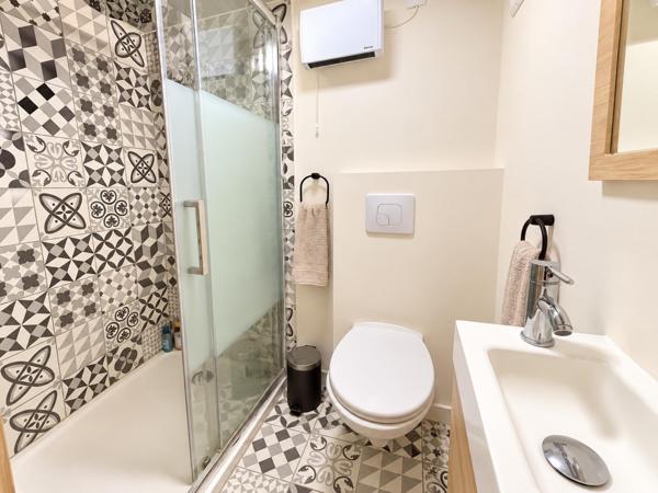 VIEUX-BASTIA – APPARTEMENT T3/T4 EN DUPLEX DE 70 m² ENTIÈREMENT RÉNOVÉ
