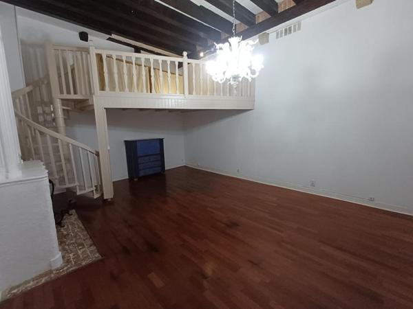 Perpignan centre - Appartement type loft de 2 pièces dans ancien couvent