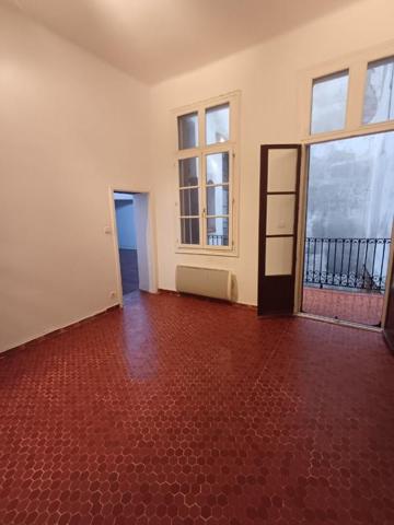 Perpignan centre - Appartement type loft de 2 pièces dans ancien couvent