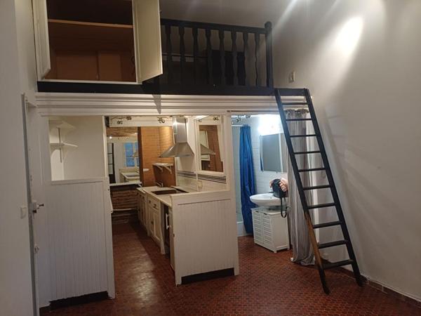 Perpignan centre - Appartement type loft de 2 pièces dans ancien couvent