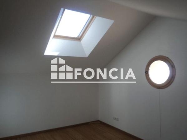 Location Appartement 3 pièces 64 m² - 1ER ETAGE - APPARTEMENT 4 Niort 79000