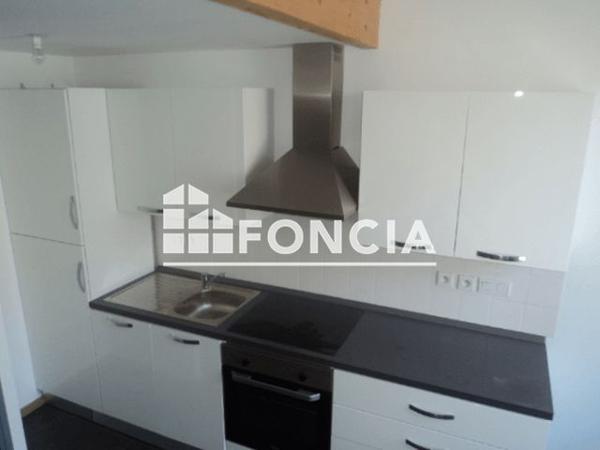 Location Appartement 3 pièces 64 m² - 1ER ETAGE - APPARTEMENT 4 Niort 79000