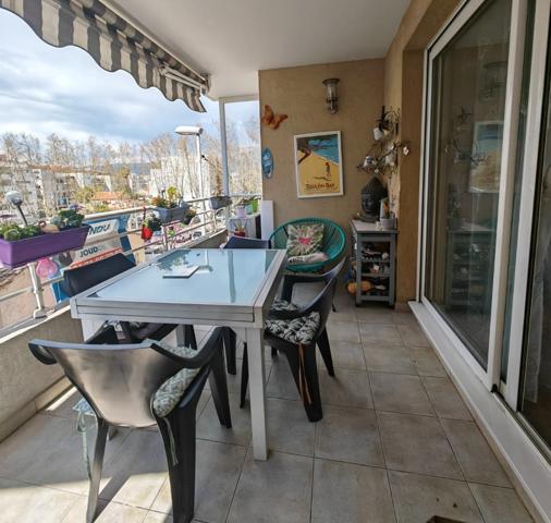 *À vendre : Appartement T3 de 56 m² à Porte Marine*