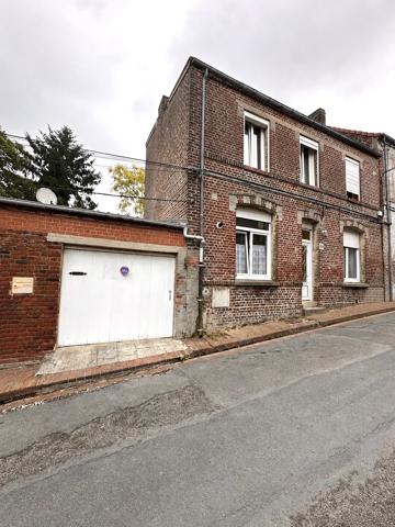Maison
         3 pièces
        - 72 m² Exclusivité 69 900 € *