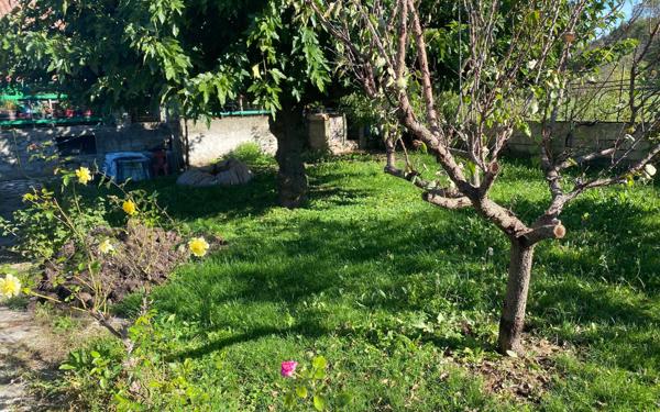 Maison à vendre    5 pièces •  Saint-Jean-le-Centenier