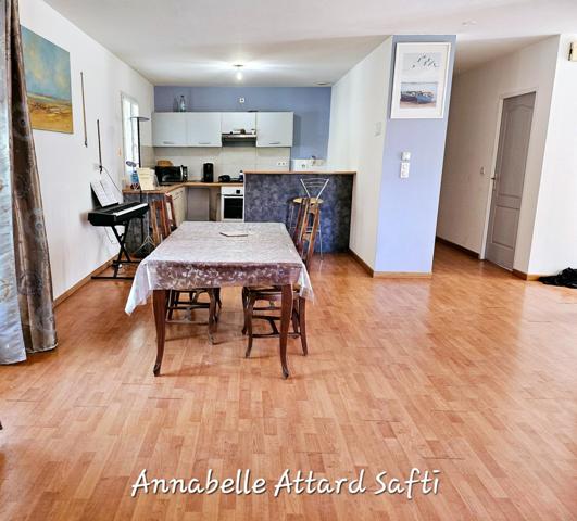 Maison de plain-pied de 113m² avec garage de 2006