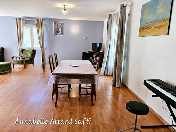 Maison de plain-pied de 113m² avec garage de 2006