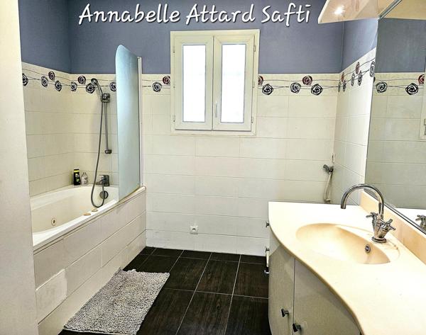 Maison de plain-pied de 113m² avec garage de 2006