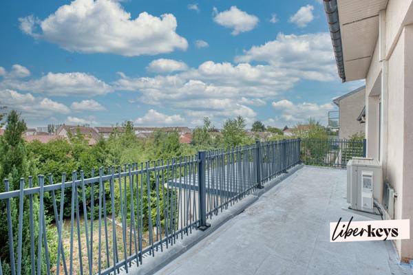 Maison & appartement indépendant au calme avec vue dégagée, jardin — Secteur recherché