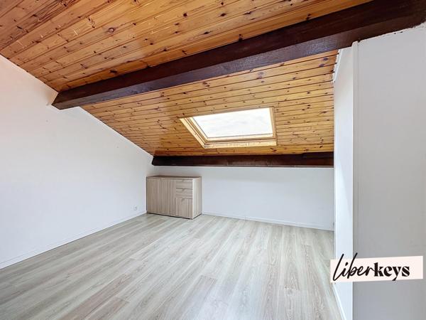 Maison & appartement indépendant au calme avec vue dégagée, jardin — Secteur recherché
