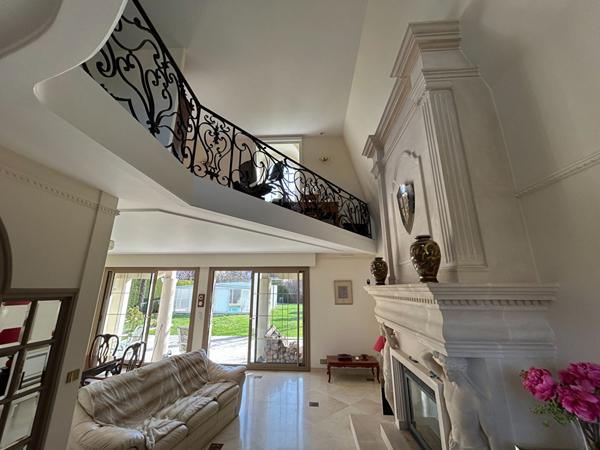 MAISON 7 PIÈCES SUR TERRAIN 1085 m2