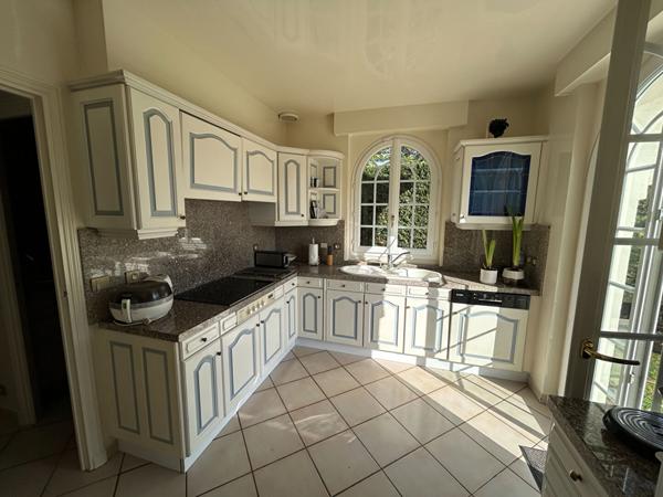 MAISON 7 PIÈCES SUR TERRAIN 1085 m2