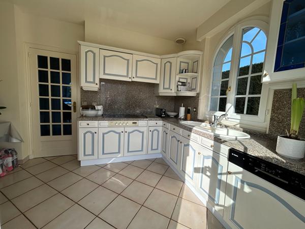 MAISON 7 PIÈCES SUR TERRAIN 1085 m2