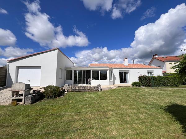 Magnifique Maison de plain pied - Terrain divisible et constructible €€€ - 2 Garages