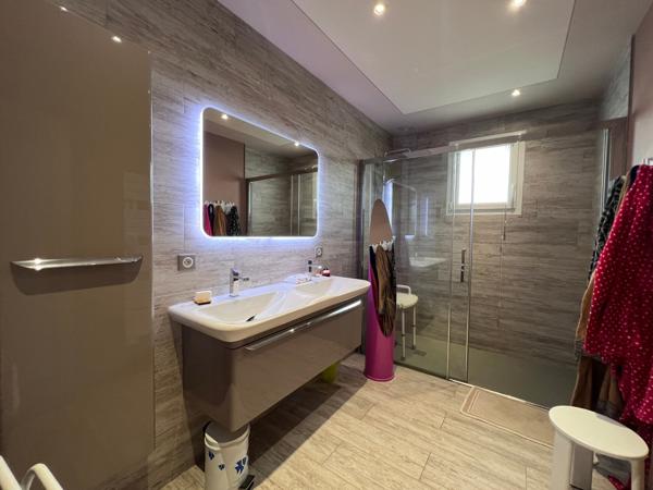 Magnifique Maison de plain pied - Terrain divisible et constructible €€€ - 2 Garages