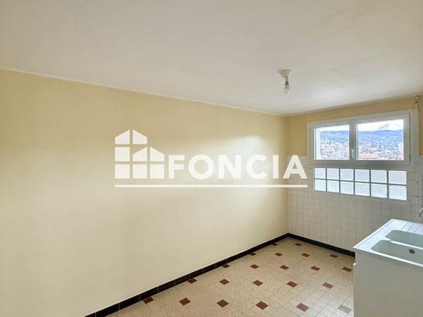 Location Studio 42.94 m² - 1 RUE DES SAGNIERES - 58 AV JEAN JAURES Gap 05000