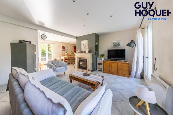 Maison à Combs La Ville en impasse _ 5 Chambres.