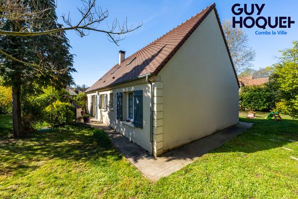 Maison à Combs La Ville en impasse _ 5 Chambres.