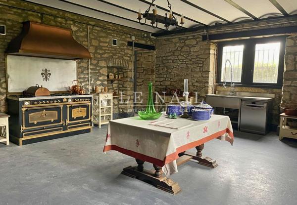 Exceptionnel château, Monument Historique, et ses 230 hectares proche de Saint-Brieuc