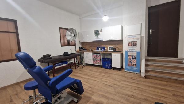 Garage 350 m2 (12places) + Appartement rénové T2 38 m2 + Local commercial  (vendu vide) (320m2)