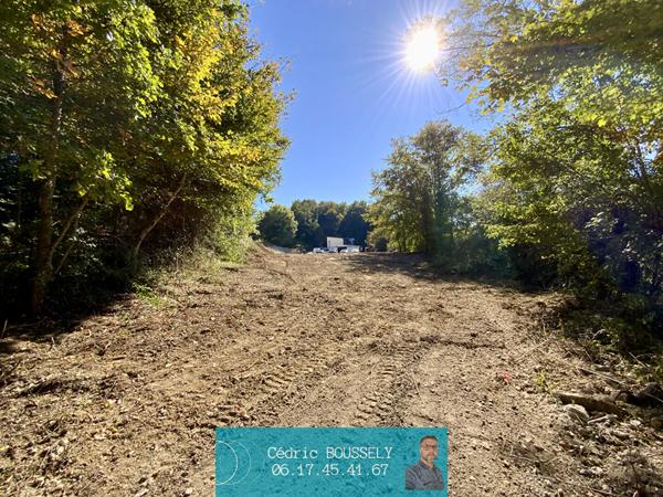 Local commercial Saintes 275 m2