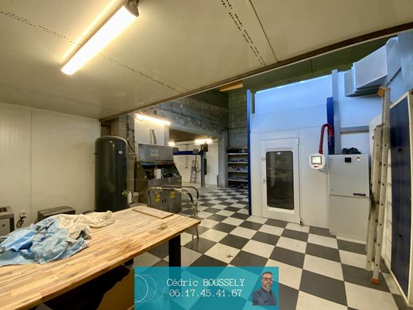 Local commercial Saintes 275 m2