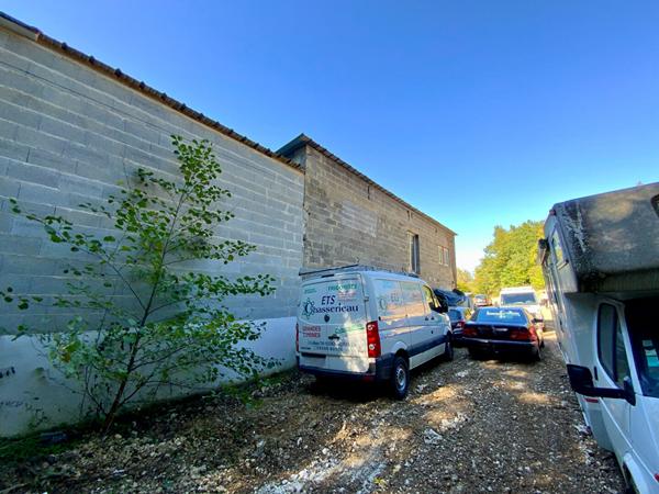 Local commercial Saintes 275 m2