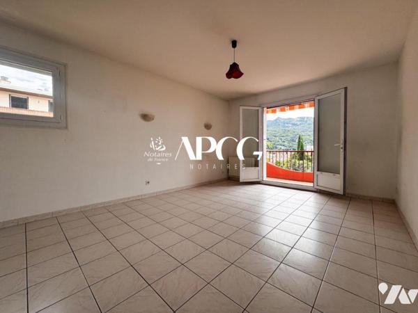 APPARTEMENT AVEC TERRASSE ET GARAGE