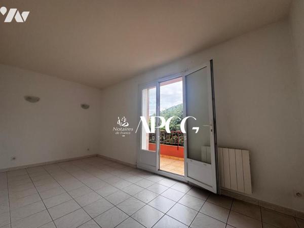 APPARTEMENT AVEC TERRASSE ET GARAGE