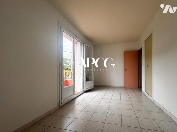 APPARTEMENT AVEC TERRASSE ET GARAGE