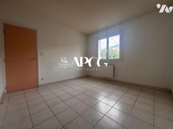 APPARTEMENT AVEC TERRASSE ET GARAGE